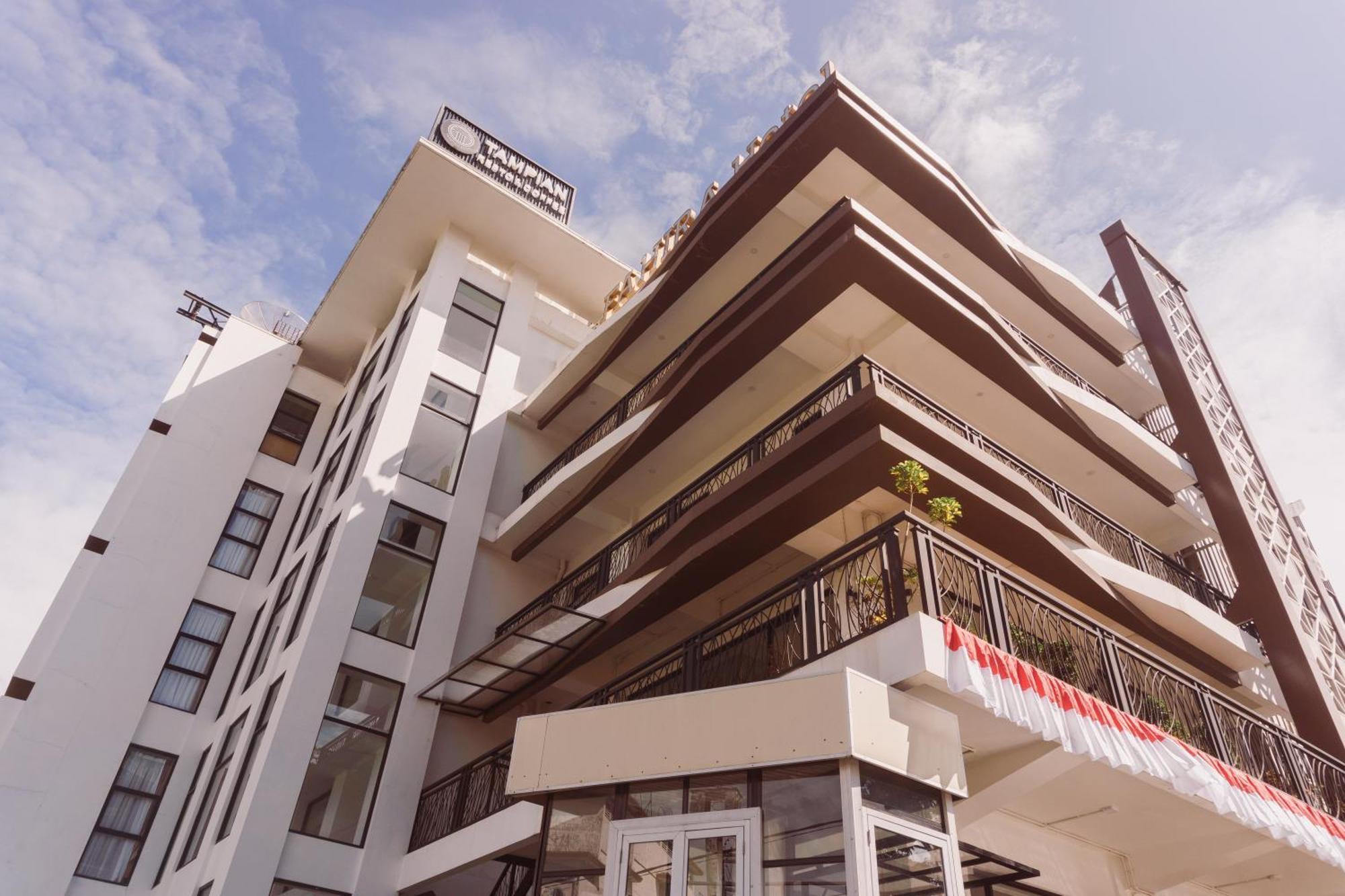 Fahira Hotel Syariah Bukittinggi Εξωτερικό φωτογραφία